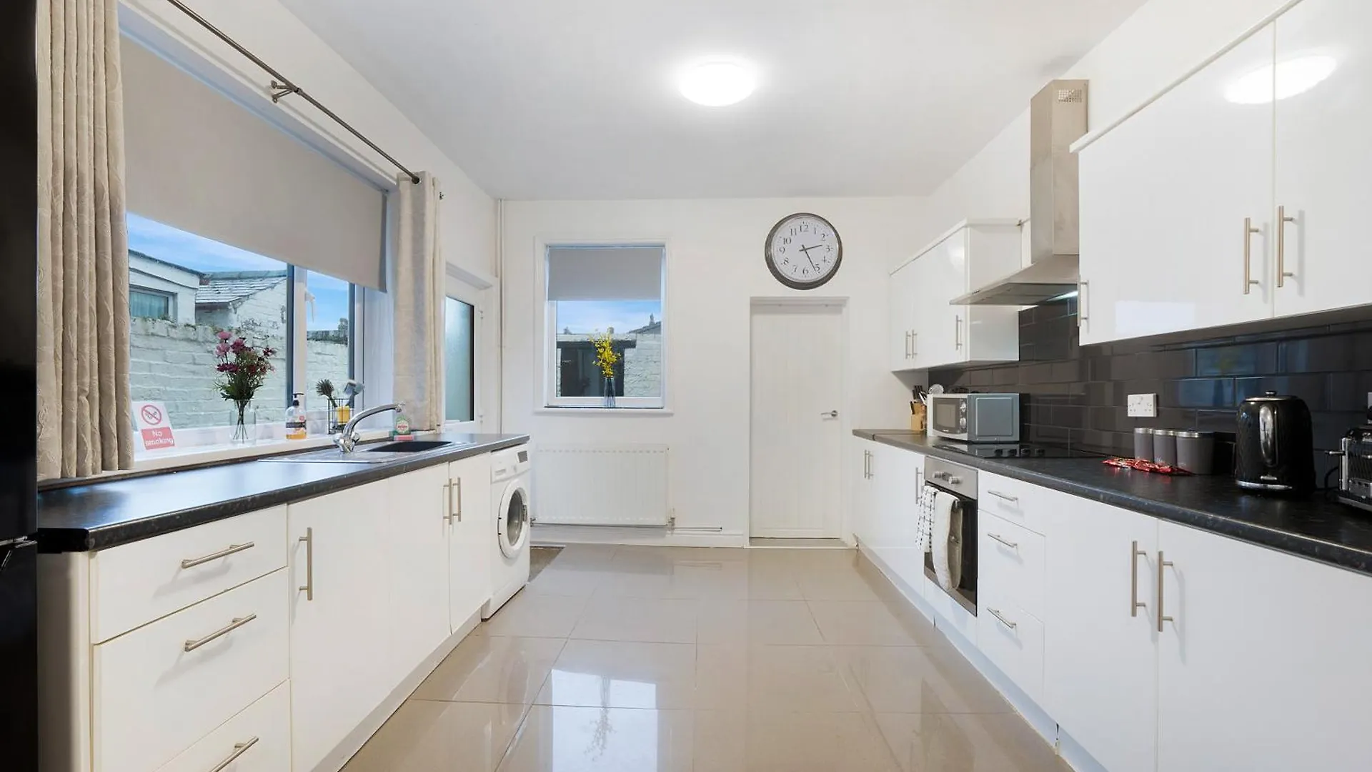 Unique! 5Br In Queen Street ريدكار بيت للعطل