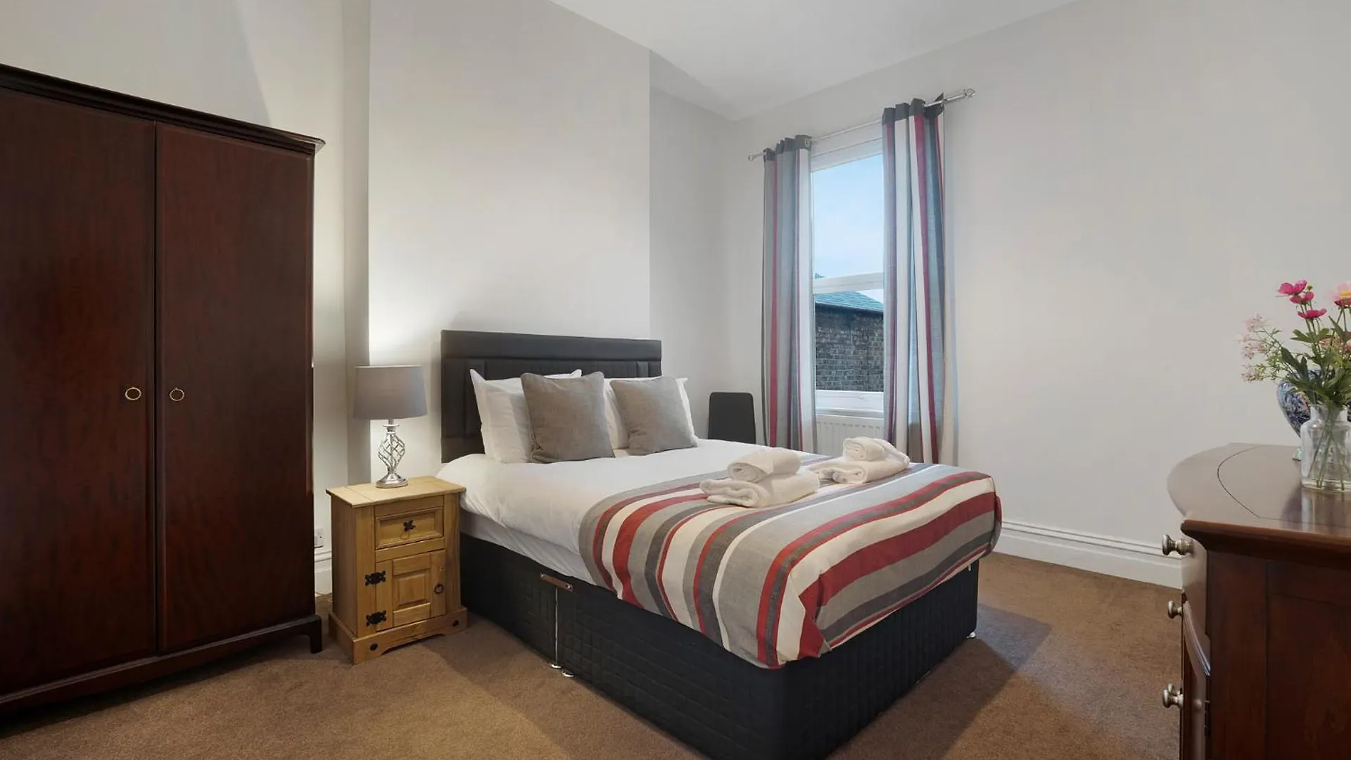 Unique! 5Br In Queen Street ريدكار 0*,  المملكة المتحدة
