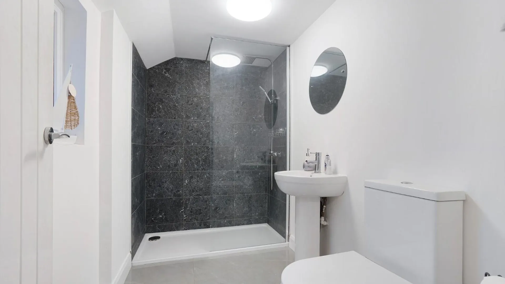 بيت للعطل Unique! 5Br In Queen Street ريدكار